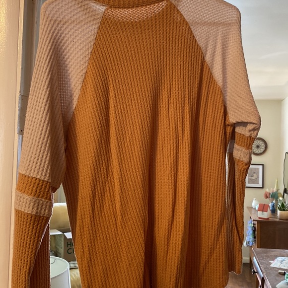 Long sleeve waffle top from American Eagle - Picture 2 of 2